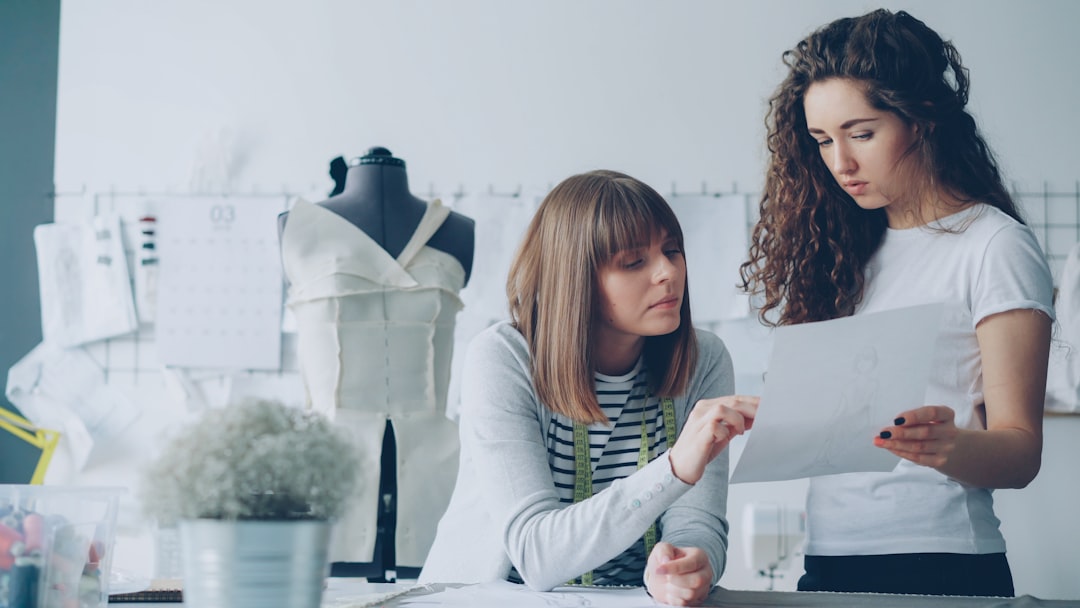 10 pomysłów na mikro-kolekcje, które łatwo zacząć