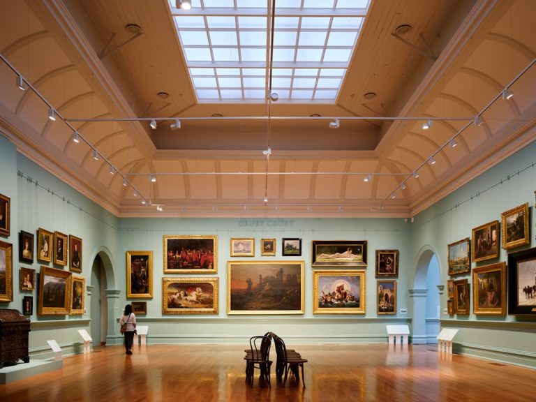 Muzea a mikro-kolekcje – jak instytucje kultury mogą wspierać Twoją pasję?