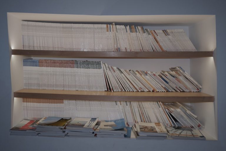 Przechowywanie papierowych zbiorów – jak chronić je przed zniszczeniem?